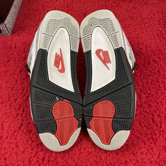 Athletic_Shoes